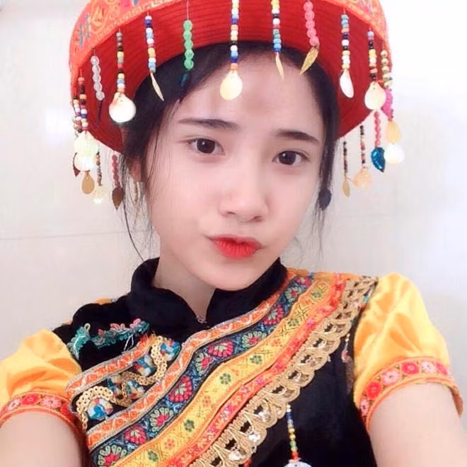 Những hình ảnh đời thường của Trần Thanh Thảo được nhiều người khen ngợi. Không chỉ xinh đẹp, nữ sinh còn gây ấn tượng bởi thành tích học tập tốt. 10X là học sinh giỏi nhiều năm liền.