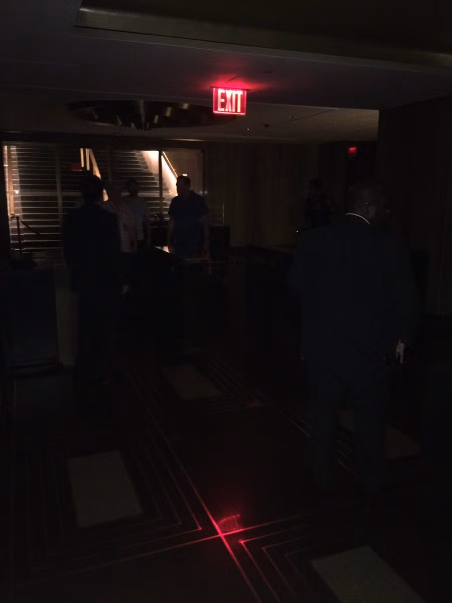 Mất điện ảnh hưởng đến hệ thống tàu điện ngầm, đèn giao thông và các điểm du lịch nổi tiếng. Ảnh: Twitter