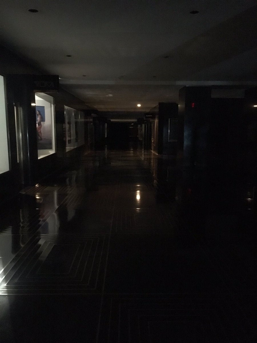 New York roi loan vi mat dien tren dien rong