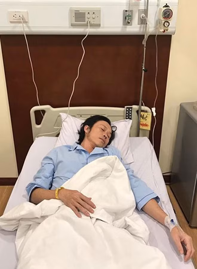 Hoài Linh và Trấn Thành: Cát Phượng từng chia sẻ hình ảnh Hoài Linh nằm mệt mỏi trên giường bệnh và giải thích anh bị bệnh nhiễm trùng đường ruột hồi đầu năm 2017. Thời điểm này, nam nghệ sĩ thường xuyên chạy show, ghi hình tới mức không có thời gian nghỉ ngơi và ăn uống. Trấn Thành cũng từng ngất xỉu và phải nhập viện vì làm việc quá sức, đồng thời gánh chịu áp lực dư luận từ scandal đóng vai Tô Ánh Nguyệt cũng như chuyện tình cảm với Hari Won.