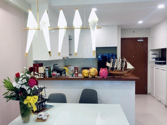 Không gian bếp sạch thoáng của nữ diễn viên "Tháng năm rực rỡ".