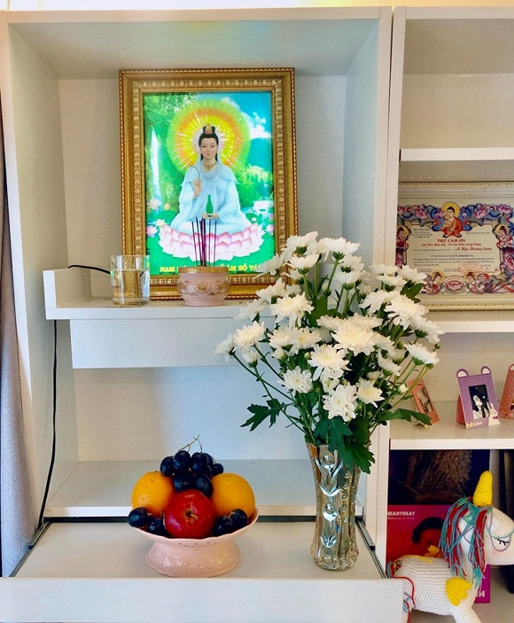 Góc nhỏ tâm linh được Hoàng Oanh rất chăm chút.