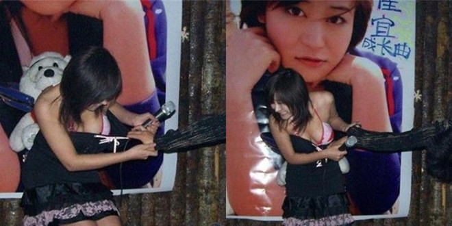 Không bị thương như Nhậm Đạt Hoa, song sự cố của nữ ca sĩ Chung Giai Nghi cũng khiến cô sợ hãi và xấu hổ. Trong một sự kiện giao lưu với người hâm mộ, một người đàn ông đã lao lên sân khấu ôm hôn và tát nữ ca sĩ. Khi bị bảo vệ kéo xuống, người này còn kéo váy khiến Chung Giai Nghi lộ ngực trước hàng chục ống kính truyền thông.