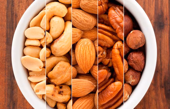 Vitamin E là một chất chống oxy hóa giúp xây dựng và sửa chữa các mô, có trong cá, đậu phộng, thảo dược khô… cần thiết cho sự phát triển của tóc.