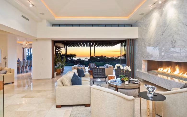 Căn biệt thự có phòng giải trí, thư viện, hầm rượu, phòng gym, rạp phim...