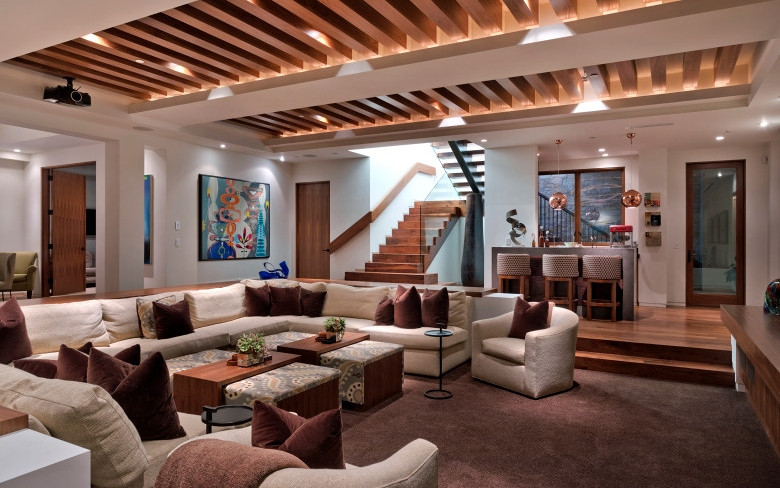 Nội thất của căn biệt thự trông không cầu kỳ nhưng vô cùng tinh tế.