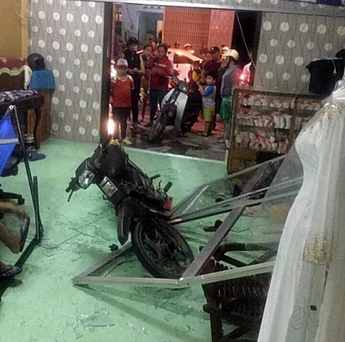 Cong an vao cuoc xac minh vu thay xam hai 3 nu sinh tieu hoc