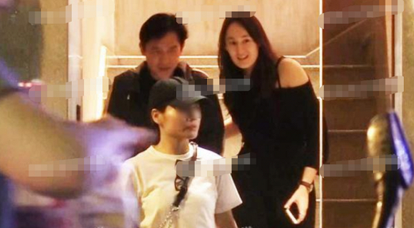 Luong Trieu Vy ngoai tinh va than mat voi chinh tro ly cua vo?