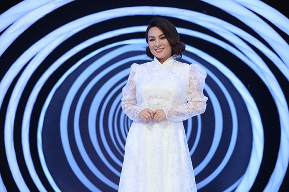 Phi Nhung khoc nuc no lan dau tiet lo ly do nhan nhieu con nuoi