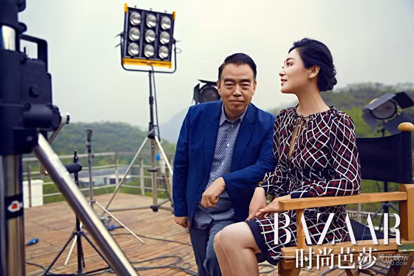 Hiện tại, Trần Hồng đang có cuộc sống viên mãn bên chồng cùng hai con trai. Cậu con trai thứ là Trần Phi Vũ đã gia nhập làng giải trí và đảm nhận vai chính trong bộ phim "Bí quả". Trần Hồng thường xuyên hỗ trợ, hướng dẫn con trai diễn xuất.