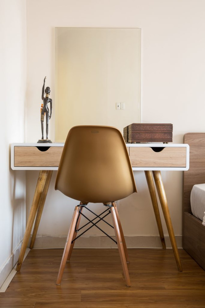 Vật dụng với chất liệu gỗ mang đến cho không gian sự thân thiện, gần gũi.