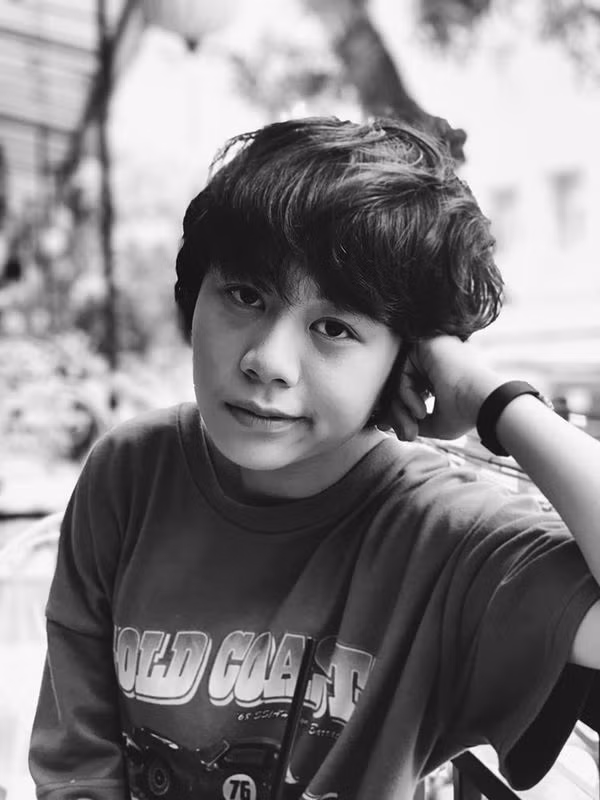 Bảo Hân tên đầy đủ là Phạm Bảo Hân, sinh năm 2000, hiện đang là sinh viên năm nhất trường Đại học Sân khấu - Điện ảnh Hà Nội. Bảo Hân sinh ra trong một gia đình không có ai theo nghệ thuật, ngay từ lúc còn là học sinh Bảo Hân luôn cảm nhận được “máu nghệ thuật” trong người nên nữ diễn viên 10x đã quyết định lựa chọn việc thi vào trường Đại học Sân khấu Điện ảnh để theo đuổi đam mê.