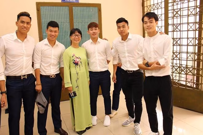 Vi sao Doan Van Hau duoc mien thi tot nghiep?-Hinh-2