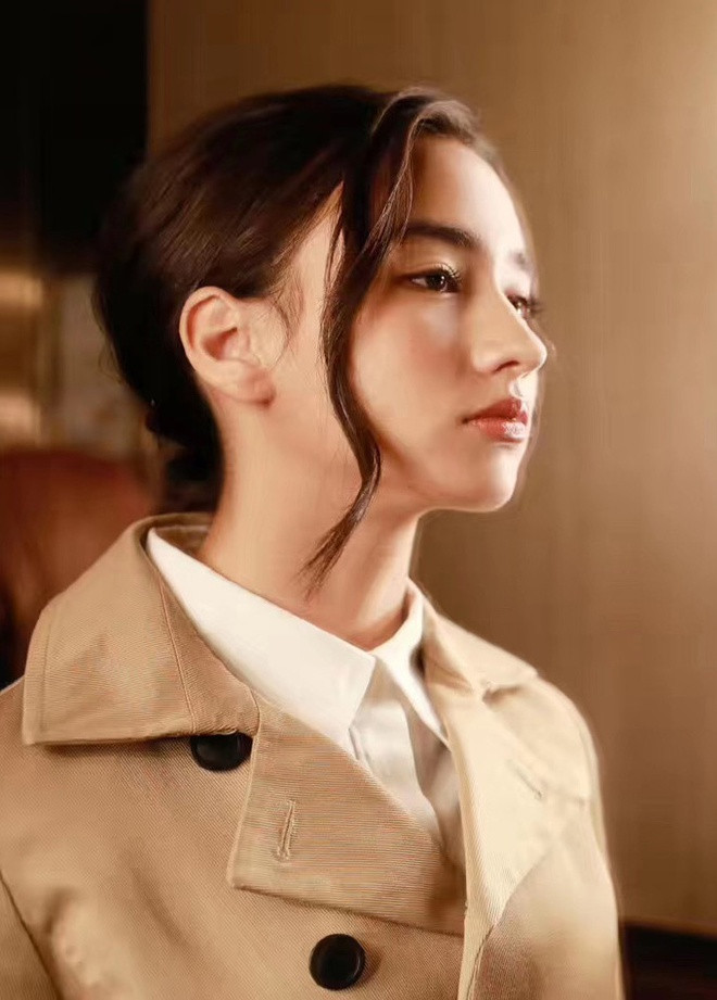 Ngay sau khi thông tin về vai diễn này được tiết lộ, cư dân mạng xứ Trung không khỏi xôn xao trước nhan sắc xinh đẹp của ngọc nữ họ Lý. Đây là lần đầu tiên Lý Uyển Đan tham gia vào một dự án điện ảnh.