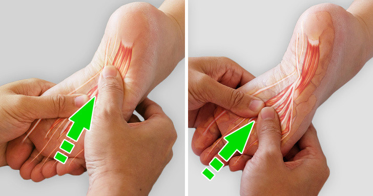 Massage chân: Stress là một trong những nguyên nhân chủ yếu gây mệt mỏi vào cuối ngày. Massage chân đúng cách sẽ khiến cơ thể bạn cảm thấy dễ chịu hơn rất nhiều. Bàn chân là nơi kết thúc của 7000 dây thần kinh, 19 cơ, 107 dây chằng và 26 xương. Tạo áp lực vừa phải lên bàn chân sẽ giúp giảm đau, giảm căng thẳng và mệt mỏi.