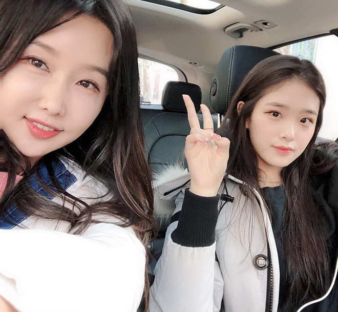 Lee Su Jin hiện là nha sĩ còn con gái cô là hot girl nổi tiếng trên mạng. Trên trang cá nhân có hàng nghìn người theo dõi, cả hai thường đăng ảnh chụp chung.