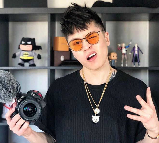Benjamin Trần (tên thật Lâm Trần, sinh năm 1991) là vlogger mảng thời trang, đời sống và công nghệ. Những vlog của anh chủ yếu làm về thời trang streetwear, chăm sóc da cho nam giới, du lịch. Sản phẩm của Ben được dân mạng khen ngợi góc máy đẹp, cách tiếp cận mới lạ.