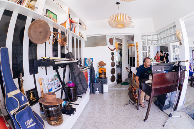 Không gian sống của nhạc sĩ Trần Tiến được KTS thiết kế dựa trên những bài hát của ông.