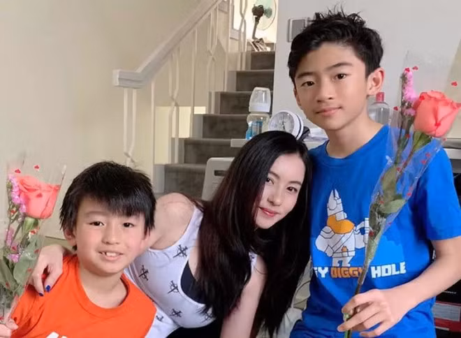 Truong Ba Chi khoe anh can mat con trai thu 3: 