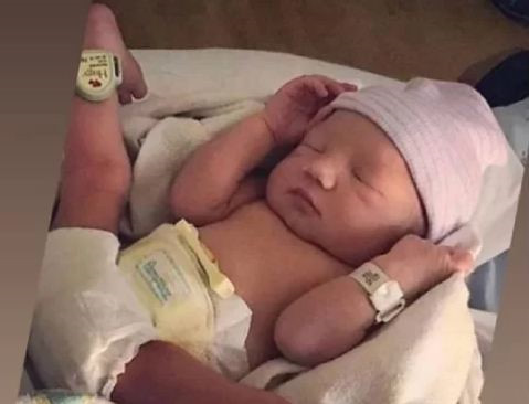 Truong Ba Chi khoe anh can mat con trai thu 3: 