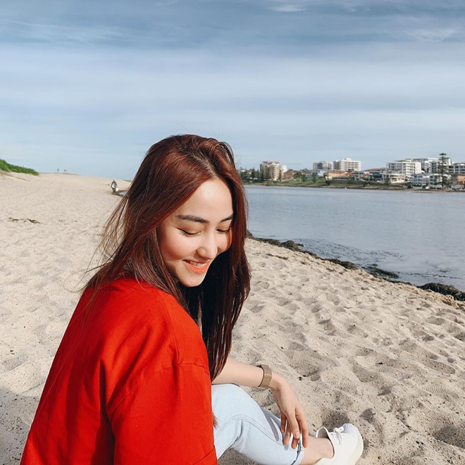 Dù hạn chế đóng phim nhưng Ngân Khánh vẫn tham dự một số sự kiện nếu phù hợp về mặt hình ảnh và thời gian. Ngoài thời gian học tập và làm việc, Ngân Khánh thường đi du lịch nhiều nơi trên thế giới. Trang cá nhân của cô xuất hiện nhiều hình ảnh được chụp tại Mỹ, Australia, châu Âu... Tuy nhiên, khi nói về việc lấy được chồng giàu có, Ngân Khánh khẳng định cô không ỷ lại vào gia sản của chồng.