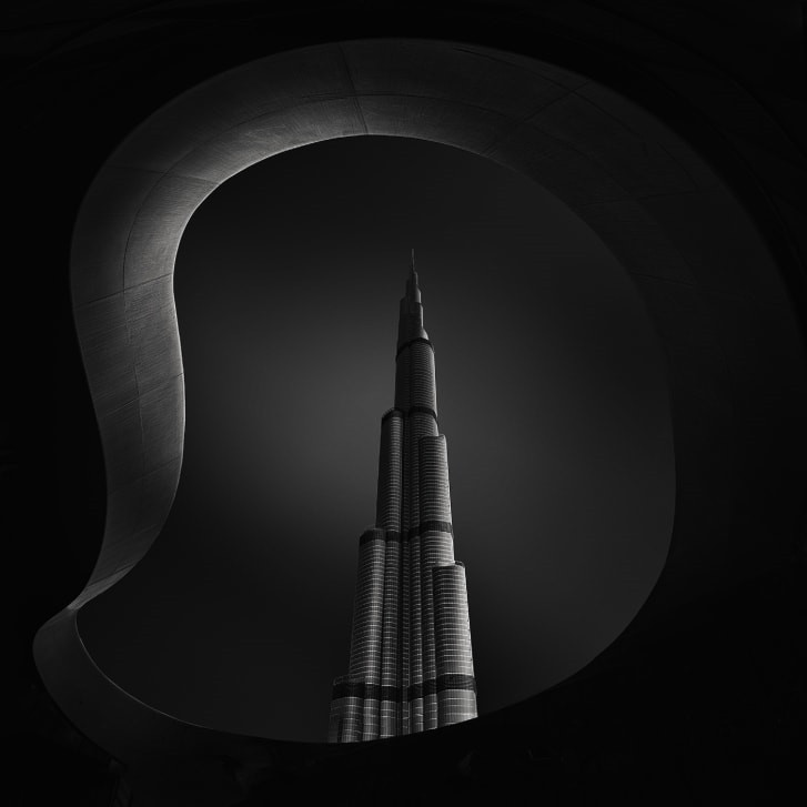 Burj Khalifa, tòa nhà cao nhất thế giới với độ cao xấp xỉ 830 m.