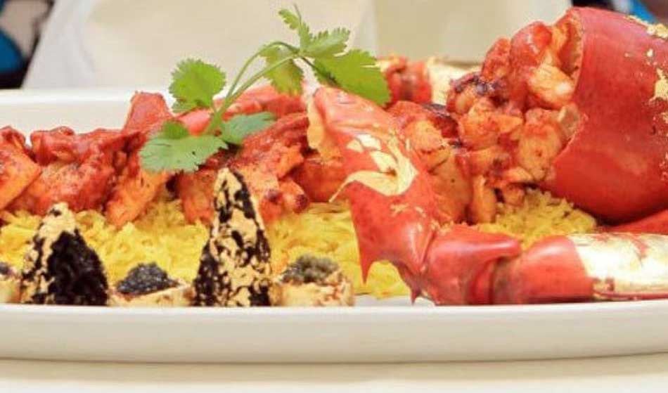 Cà ri Samundari Khazana được biết đến rộng rãi sau khi món ăn xuất hiện trong bộ phim “Triệu phú ổ chuột” nổi tiếng vào năm 2009. Món ăn có giá là 3.200 USD, bán lần đầu tại Bombay Brasserie, nơi được coi là kho tàng của các loại hải sản. Nguyên liệu làm món cà ri đắt tiền này gồm có tôm hùm Scotland, cua Devon, nấm trắng và vàng lá ăn được.