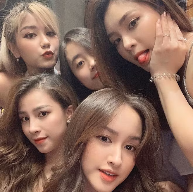 Hiện tại, Quỳnh Anh đã lập gia đình và định cư cùng chồng tại Đức. An Japan thử sức ở lĩnh vực MC cho một số chương trình thực tế tại Đài truyền hình Việt Nam. Lê Vi là một trong những mẫu ảnh đắt show ở Hà Nội. Họ vẫn thường xuyên tụ tập đi chơi và check in khoe ảnh sang chảnh trên mạng xã hội.