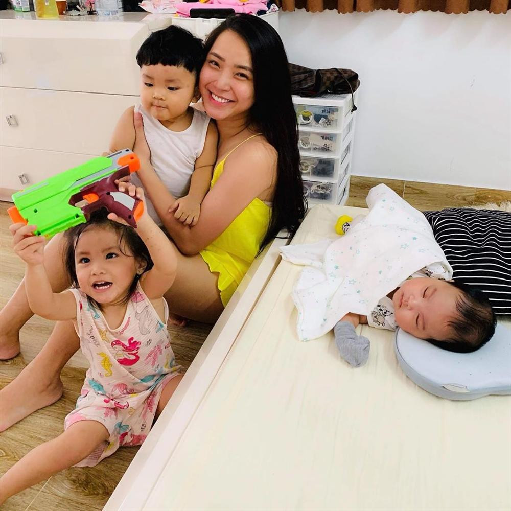 Hai Bang tiet lo so de khi tieu ton chuc trieu mot ngay cho 3 con