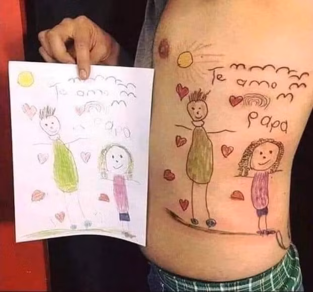 8. Ông bố xăm hình bức tranh của con gái vì đó là thứ cuối cùng con ông để lại trước khi mất vì tai nạn