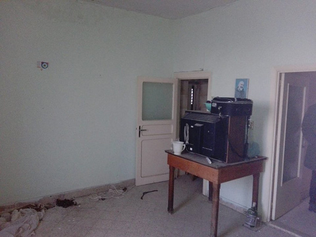 Nội thất không có gì đáng chú ý vì chúng là những căn nhà bỏ hoang.