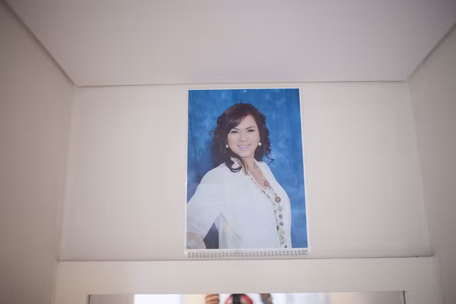 Anh hài hước tâm sự: "Vợ tôi treo đó, để đánh dấu chủ quyền. Tôi may mắn vì cưới được một người vợ chăm chỉ, biết thông cảm và thấu hiểu chồng...".