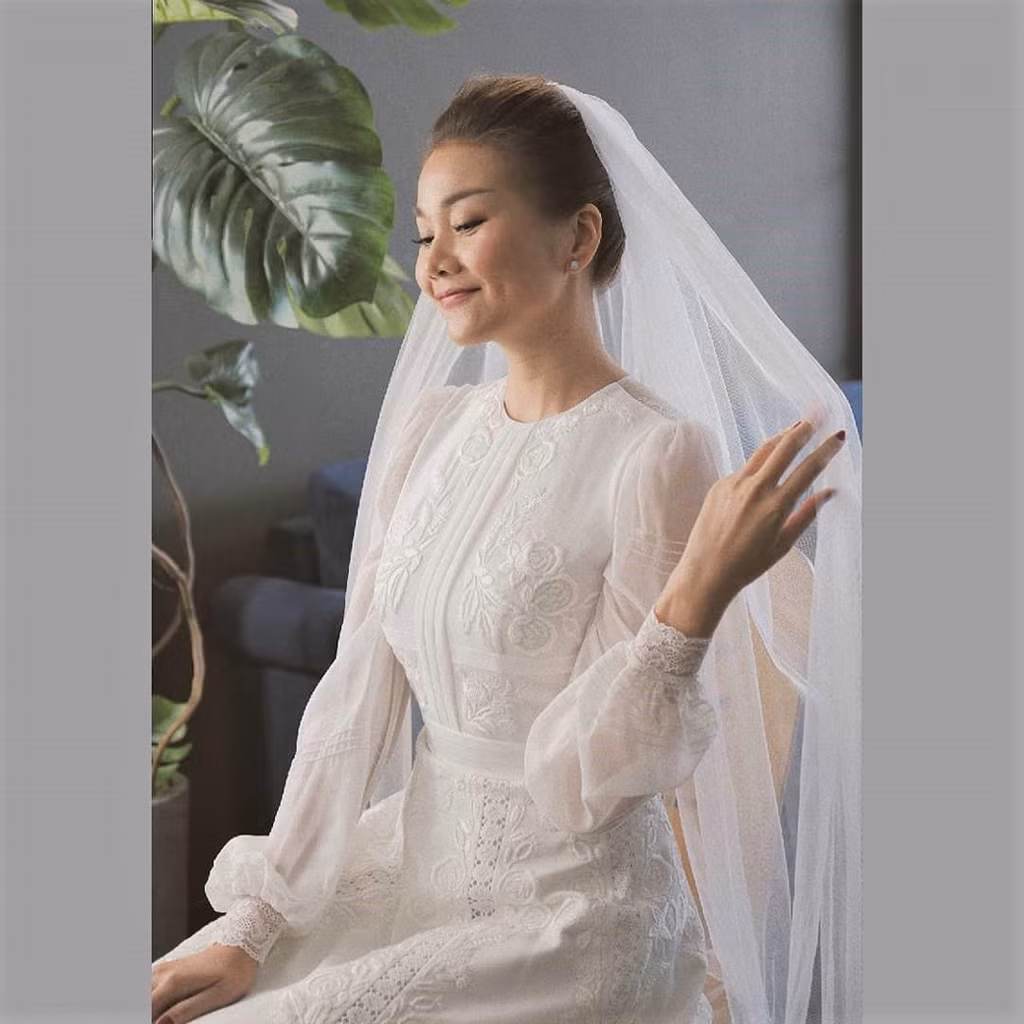 Về chuyện tình cảm, trong cuộc trò chuyện với Zing.vn hồi tháng 1, Thanh Hằng chia sẻ cô đang yêu. Người mẫu kể cô "bánh bèo", nhõng nhẽo và thích được bạn trai chiều chuộng. Song, đến giờ khán giả vẫn chưa có thông tin gì về nửa kia của Thanh Hằng.