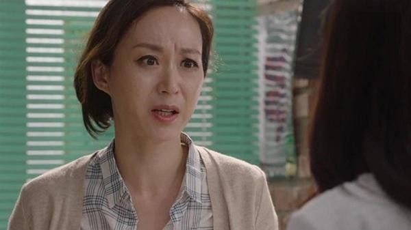 Uat nghen khi me chong len doc tin nhan cua con dau