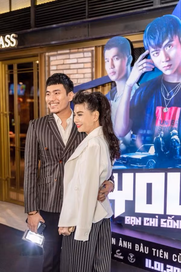 Soi ky net phu the cua Kieu Minh Tuan va Cat Phuong