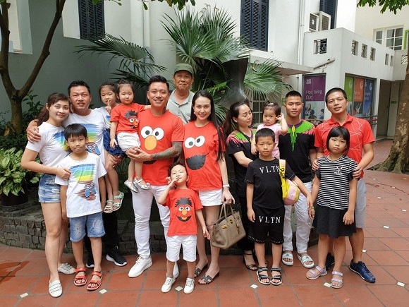 Mang bau lan 3, ba xa Tuan Hung 