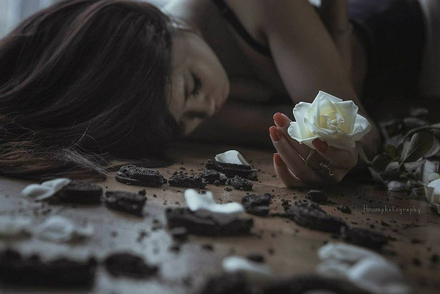 Dem tan hon, co dau rung roi chan tay doi ly di sau khi boc phong bi-Hinh-2