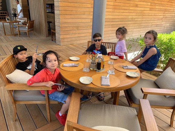 Bat ngo voi cuoc song hien tai cua 