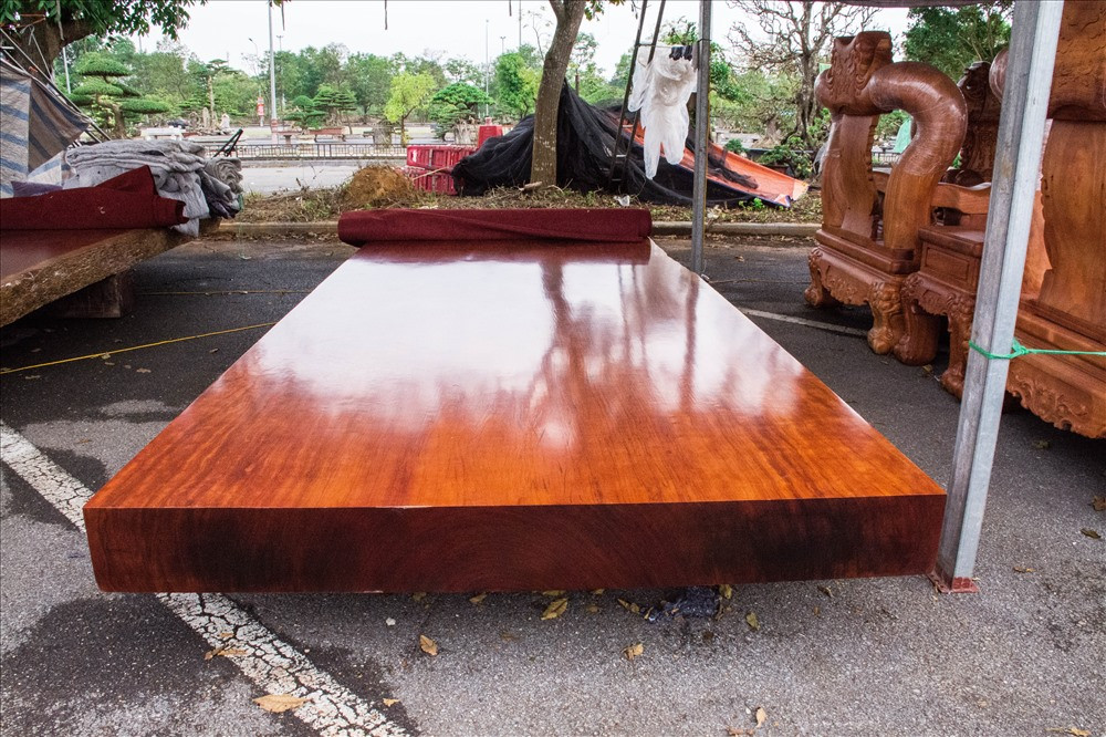 Chiếu phản đế vương Đáng chú ý nhất là tấm chiếu phản đế vương. Ảnh: Phan Anh