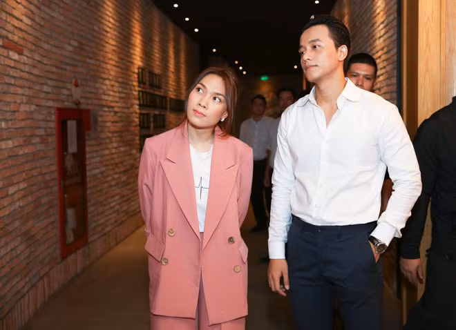 Sau 3 ngày công chiếu tại các rạp phim trên toàn quốc, “Chị trợ lý của anh” do Mỹ Tâm và Mai Tài Phến đóng chính đã làm “khuynh đảo” tất cả phòng vé khi liên tục dẫn đầu bảng phim có lượng người xem nhiều nhất. Thậm chí, một số rạp phim còn gặp phải trường hợp quá tải vì số lượng đặt vé tăng đột biến. Gần như các suất chiếu đều được lấp đầy ghế ngồi bởi fan hâm mộ của Mỹ Tâm và những khán giả yêu phim Việt.