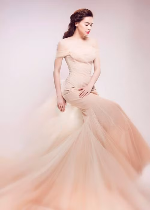 Dam Thu Trang gay sot vi phong cach na na vo cu Cuong Do la-Hinh-2