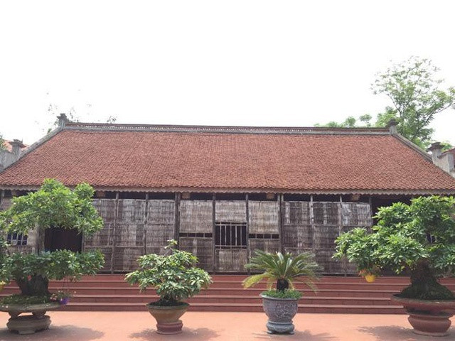 Lao nong Ha Noi ke chuyen chi tien ty dung nha go mit “khung”