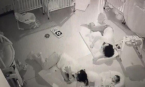 Be 11 thang tuoi bi co giao nam de len nguoi tu vong thuong tam