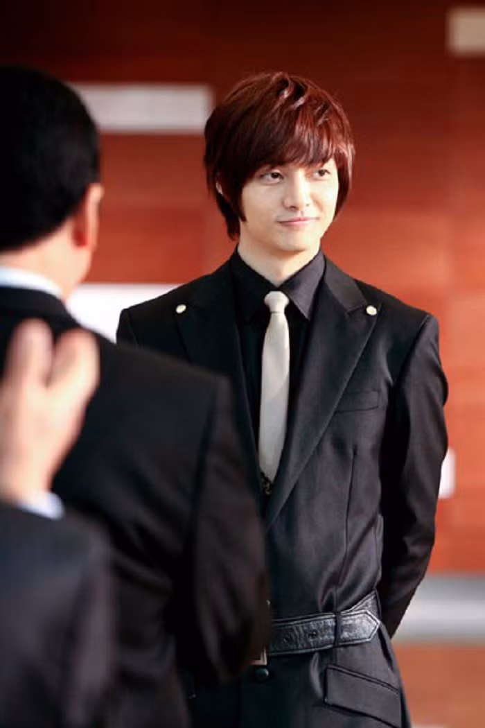 Dan dien vien 'Vuon sao bang': Nguoi chet oan khuat, nguoi bi chong tre phan boi-Hinh-5