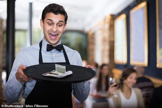 Bo cho tiep vien bi tuc gian tra lai, dau phai cu xi tien la xong