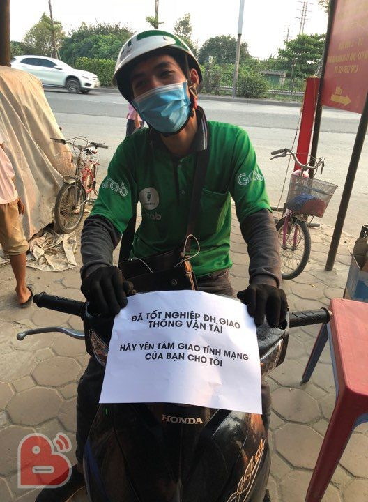 Chàng Grab khiến dân mạng vừa cười vừa thương với hành động này Chang Grab khien dan mang vua cuoi vua thuong voi hanh dong nay