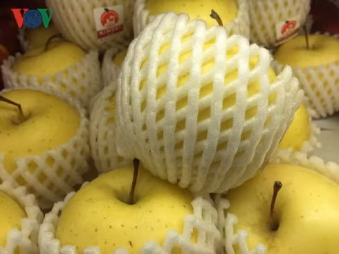 Táo Kinsei nhập khẩu từ Nhật khá "ăn khách" dù giá gần 300.000 đồng/kg.(Nguồn: VOV.VN)