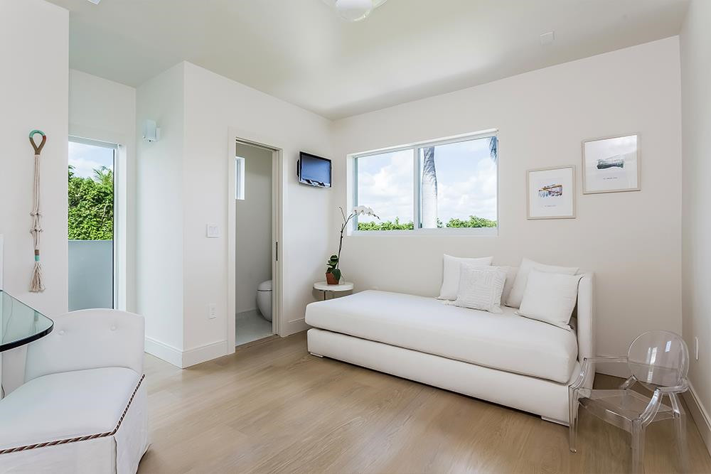 Một không gian nhỏ dành cho việc chuẩn bị trang phục.