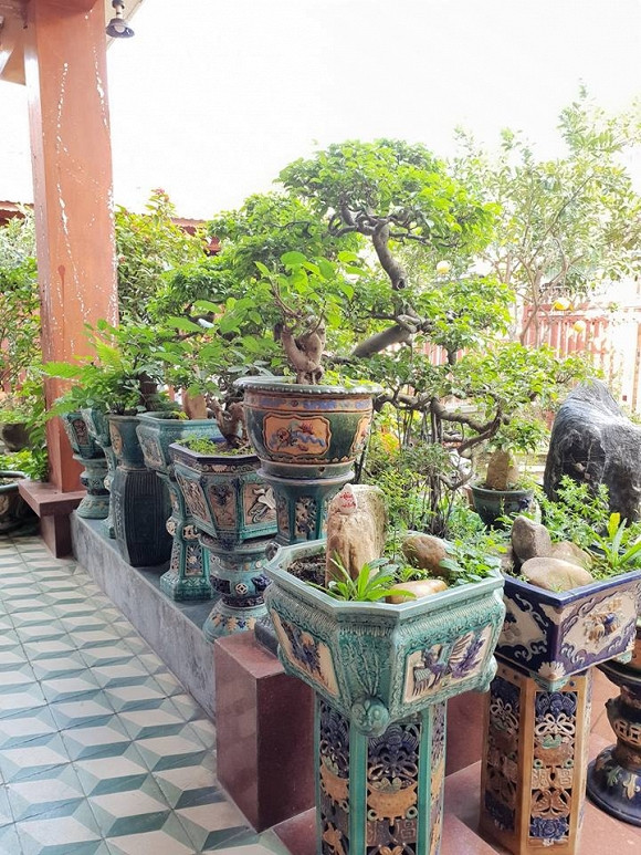 Nhân dịp gần Tết nguyên đán, Văn Anh đã về Nghệ An thăm gia đình. Nam diễn viên chia sẻ: "Về nhà như về rừng sinh thái".