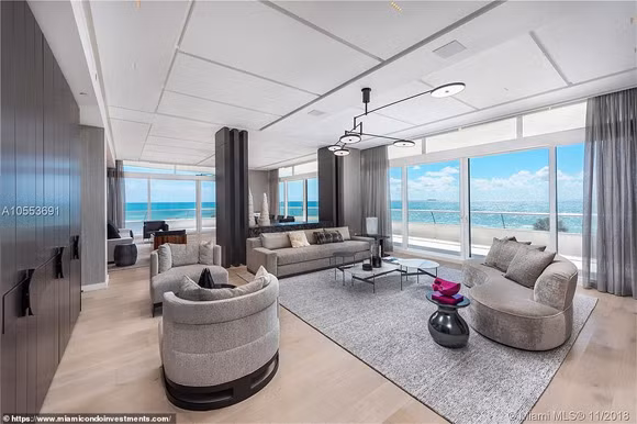 Tham biet thu sieu sang Kim Kardashian duoc chong tang qua Giang sinh